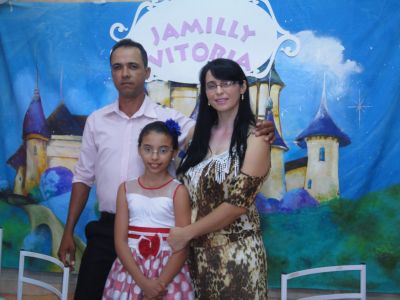 18.06.15 Jamilly Vitoria - 09 anos