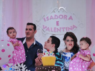 08.01.16 - Gemeas Valentina e Isadora 01 aninho 