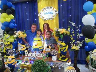 16.11.18 - Daniel 04 anos (minions) 