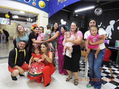 13.12.23 Eloah 03 anos (minie Vermelha) 